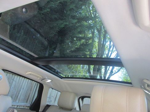 Used 2016 Land Rover Range Rover Sport HSE image 41
