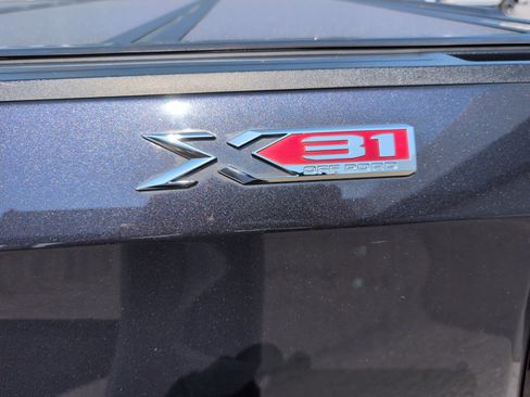Used 2022 GMC Sierra 1500 Elevation w/ LPO, Elevation Black Package AWD/4WD image 7