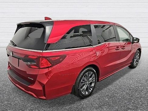 New 2026 Honda Odyssey Touring image 5