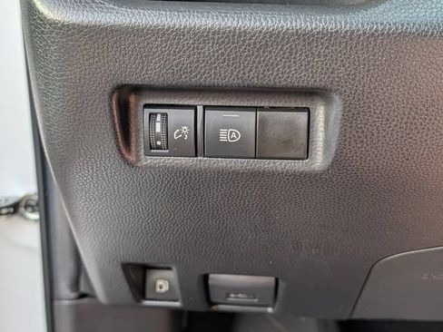 Used 2024 Toyota RAV4 LE AWD/4WD image 30