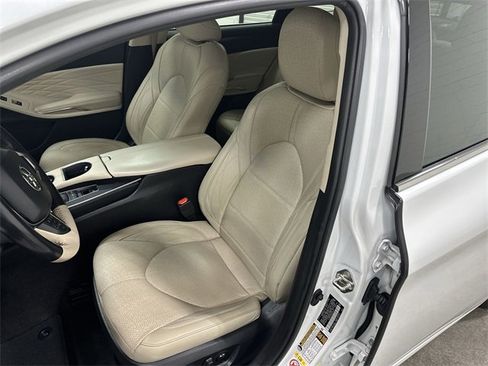 Used 2019 Toyota Avalon Limited image 15