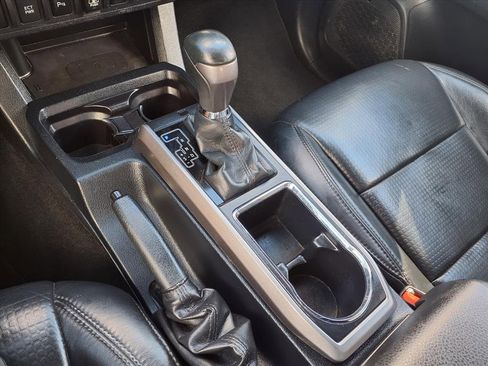 Used 2019 Toyota Tacoma Limited image 27