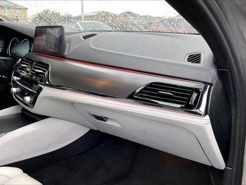 Used 2019 BMW M5 w/ Executive Package image 17