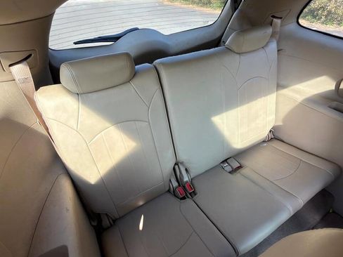 Used 2012 Buick Enclave Premium image 30