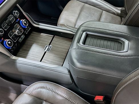 Used 2021 GMC Yukon Denali w/ LPO, Illumination Package image 17