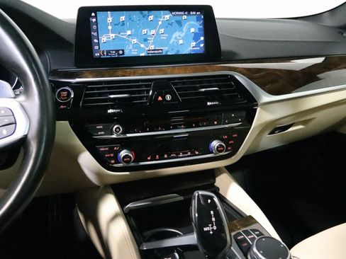 Used 2018 BMW M550i xDrive image 46