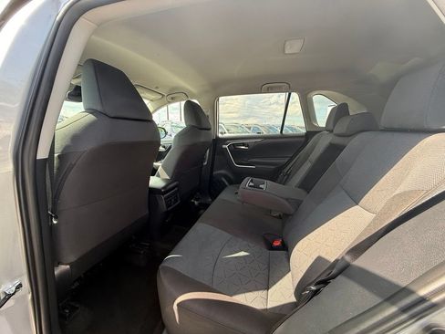 Used 2025 Toyota RAV4 XLE AWD/4WD image 14
