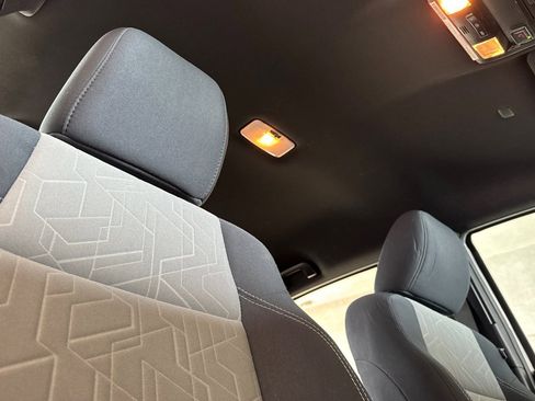 Used 2021 Toyota Tacoma TRD Sport w/ Technology Package image 17