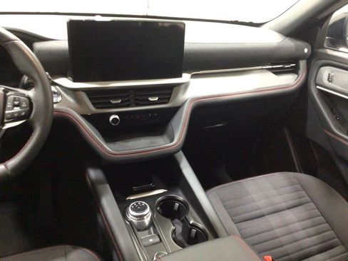 Used 2025 Ford Explorer ST-Line w/ ST-Line Street Pack AWD/4WD image 29