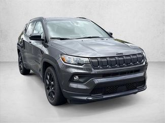 Used 2022 Jeep Compass Latitude FWD video 3