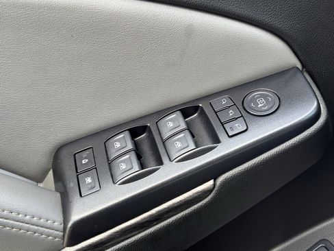 Used 2020 Chevrolet Tahoe LT image 17