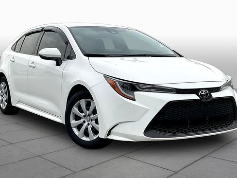 Used 2022 Toyota Corolla LE FWD image 3