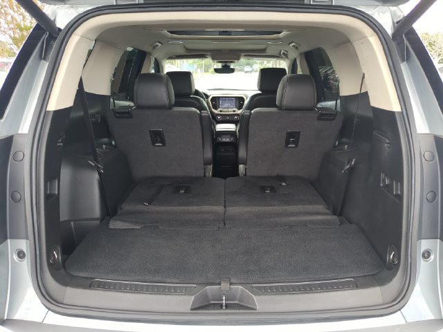 Used 2023 GMC Acadia Denali w/ Denali Ultimate Package FWD image 12