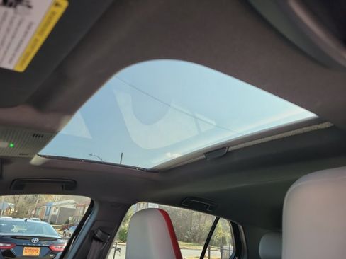 Used 2024 Volkswagen GTI Autobahn image 8