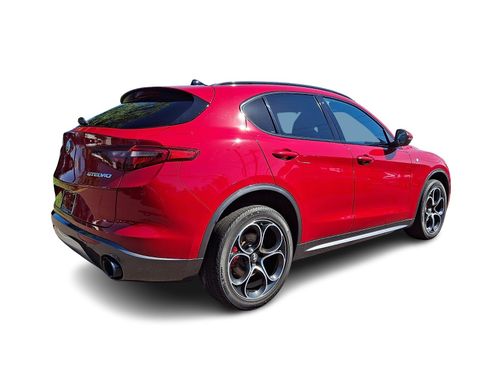 Used 2023 Alfa Romeo Stelvio Ti AWD/4WD image 7