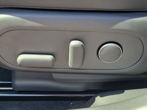 Used 2025 Hyundai Ioniq 5 SEL image 19