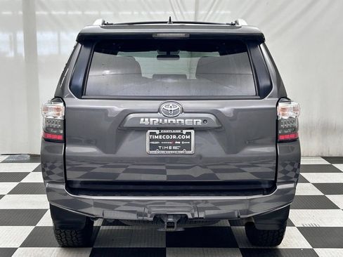 Used 2018 Toyota 4Runner SR5 AWD/4WD image 6