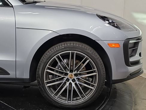 Certified 2026 Porsche Macan AWD/4WD image 11