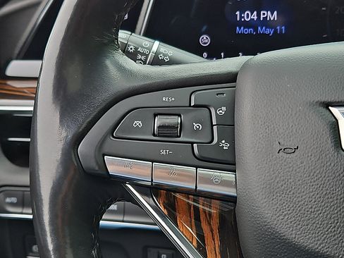 Used 2024 Cadillac Escalade ESV Premium Luxury AWD/4WD image 22