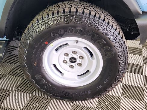 New 2025 Ford Bronco Heritage Edition image 9