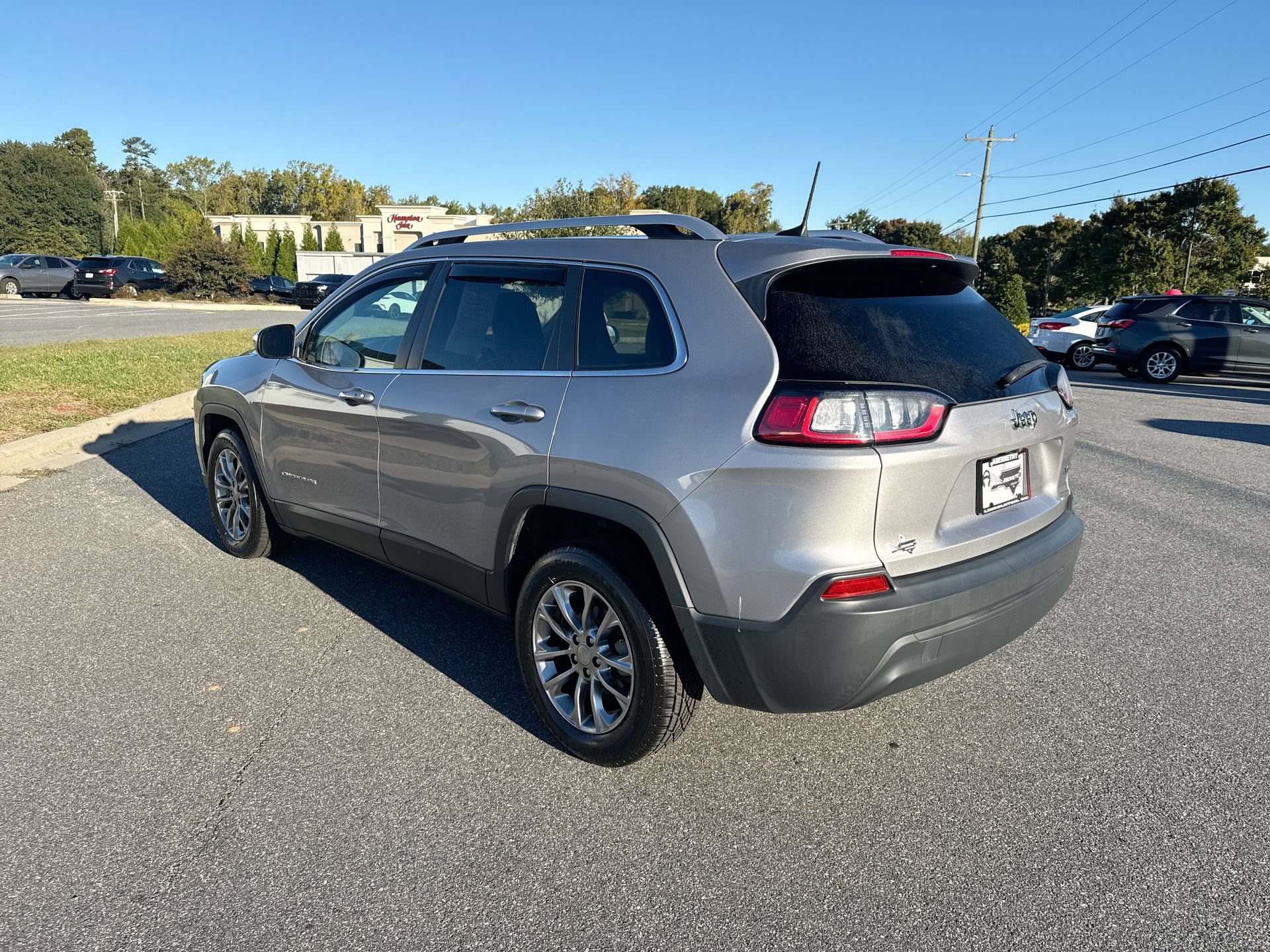 Used 2019 Jeep Cherokee Latitude Plus FWD image 5