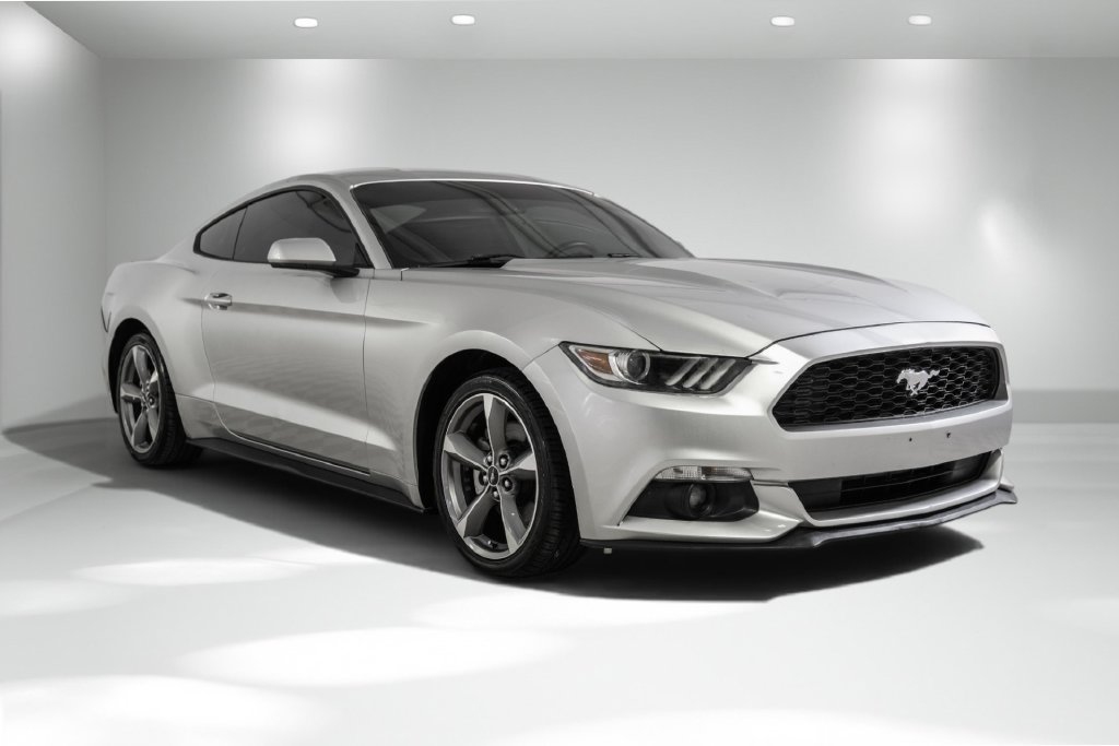 Used 2016 Ford Mustang Coupe w/ Equipment Group 051A RWD image 5