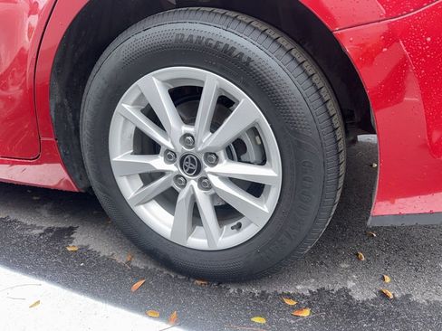 Used 2025 Toyota Camry LE image 5