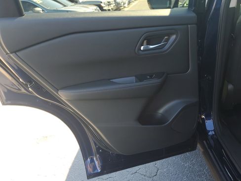 Certified 2026 Nissan Rogue SV image 10