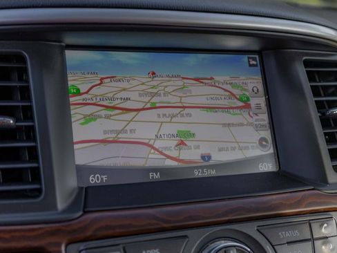 Used 2020 Nissan Pathfinder Platinum image 33