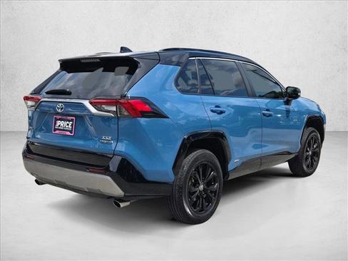 Used 2022 Toyota RAV4 XSE AWD/4WD image 5