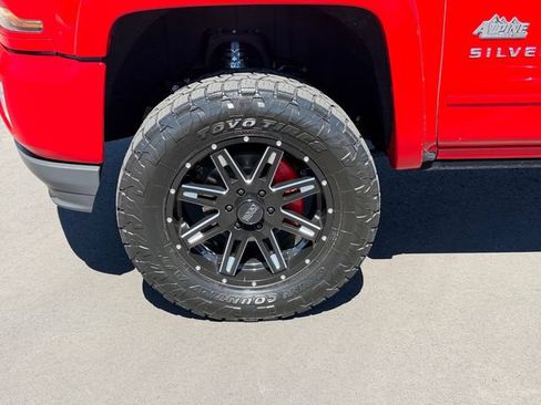 Used 2018 Chevrolet Silverado 1500 LT w/ All Star Edition AWD/4WD image 28