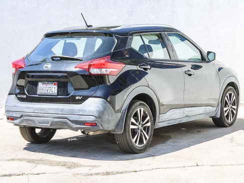 Used 2019 Nissan Kicks SV FWD image 6