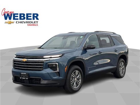 Used 2025 Chevrolet Traverse LT w/ Driver Confidence Package FWD image 1