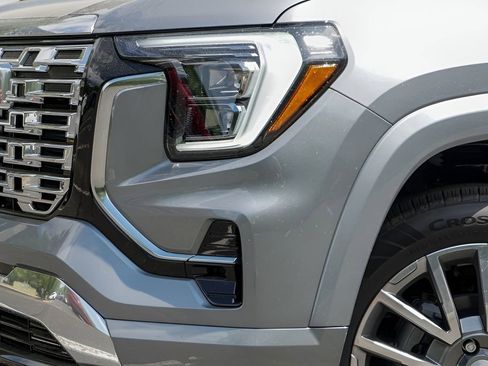 New 2026 GMC Terrain Denali image 3