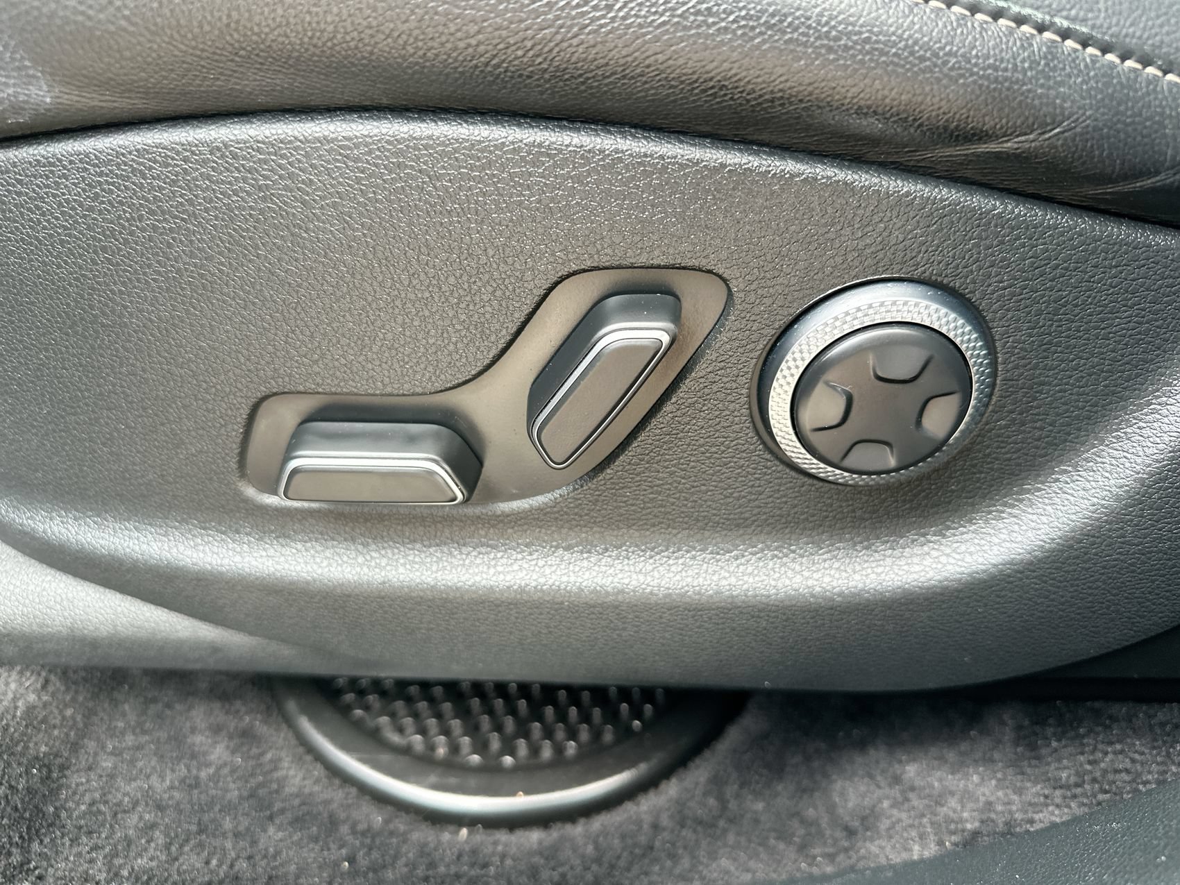 Used 2024 Genesis GV80 2.5T AWD/4WD image 12
