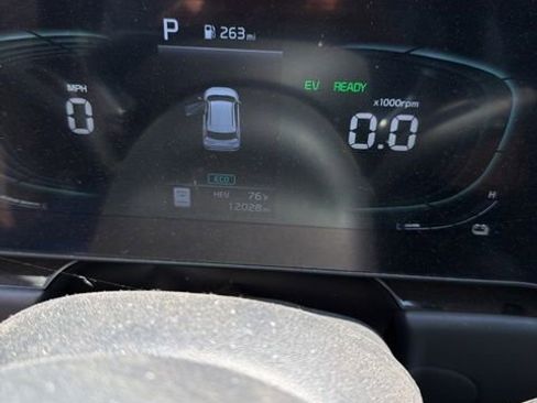 Used 2023 Kia Niro EX FWD image 21
