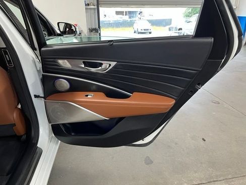 Used 2019 Kia K900 Luxury w/ VIP Package AWD/4WD image 16
