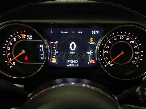 Used 2021 Jeep Wrangler Unlimited Sahara w/ Uconnect 4C Nav & Sound Group AWD/4WD image 8