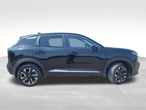 Certified 2025 Nissan Kicks SV AWD/4WD image 9