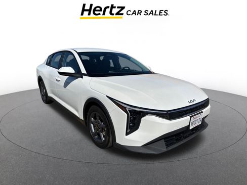 Used 2025 Kia K4 LXS image 1