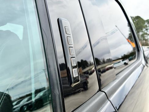 Used 2021 Ford F150 Lariat image 9