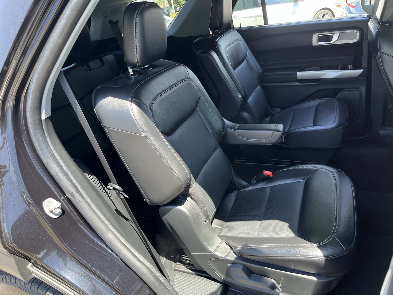 Used 2024 Ford Explorer Limited w/ Equipment Group 301A AWD/4WD image 26