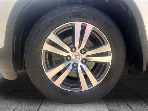 Used 2017 Honda Pilot EX image 8
