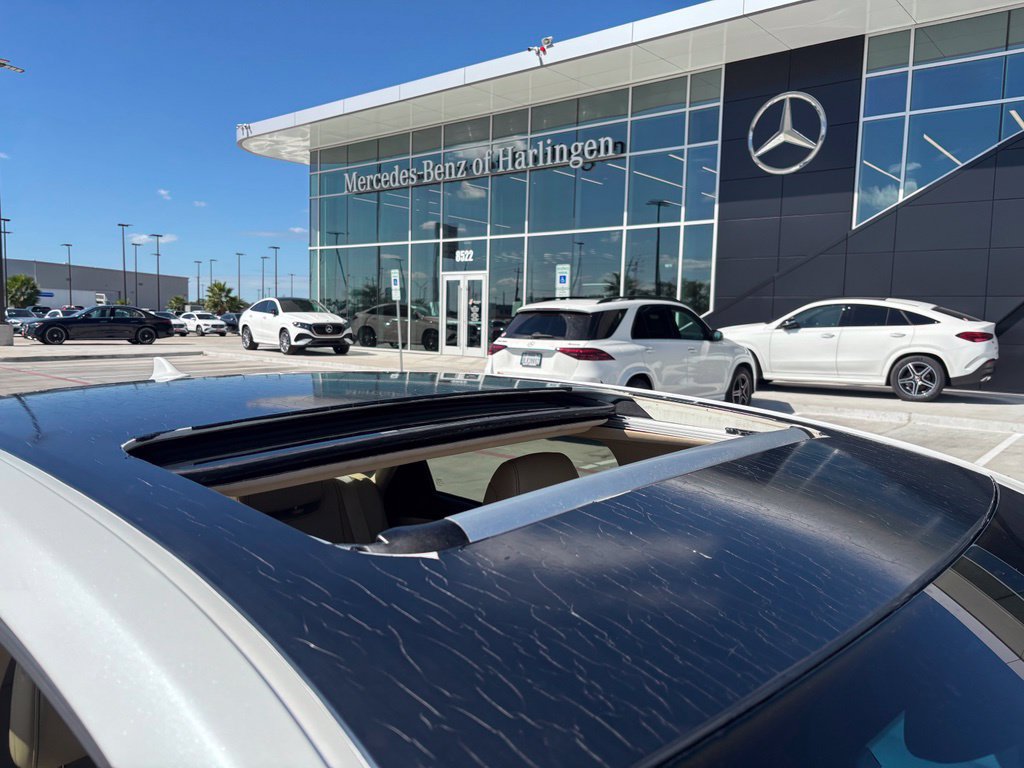 Used 2018 Toyota Avalon Limited FWD image 6