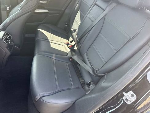 Used 2024 Mercedes-Benz GLC 300 image 16
