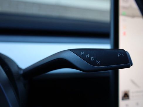 Used 2023 Tesla Model 3 Standard Range image 37