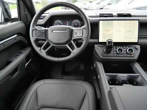 New 2026 Land Rover Defender 130 X-Dynamic SE AWD/4WD image 8