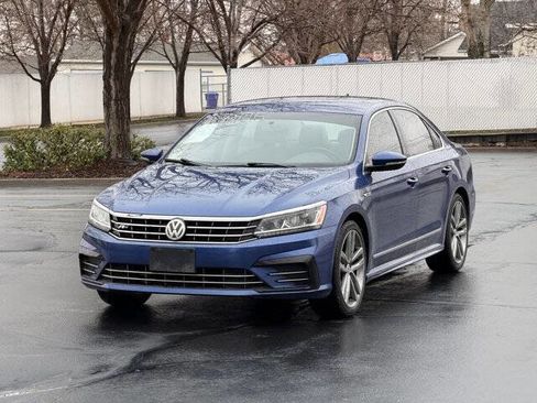 Used 2017 Volkswagen Passat 1.8T R-Line w/ R-Line Lighting Package image 9