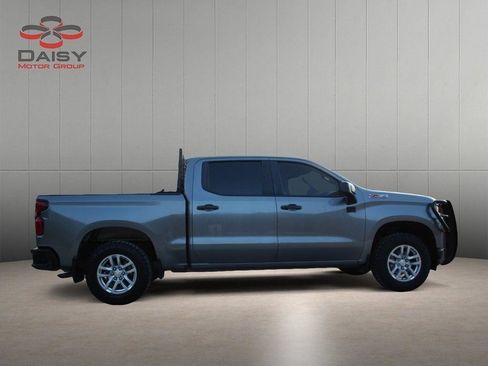 Used 2020 Chevrolet Silverado 1500 W/T w/ Z71 Off-Road Package AWD/4WD image 4