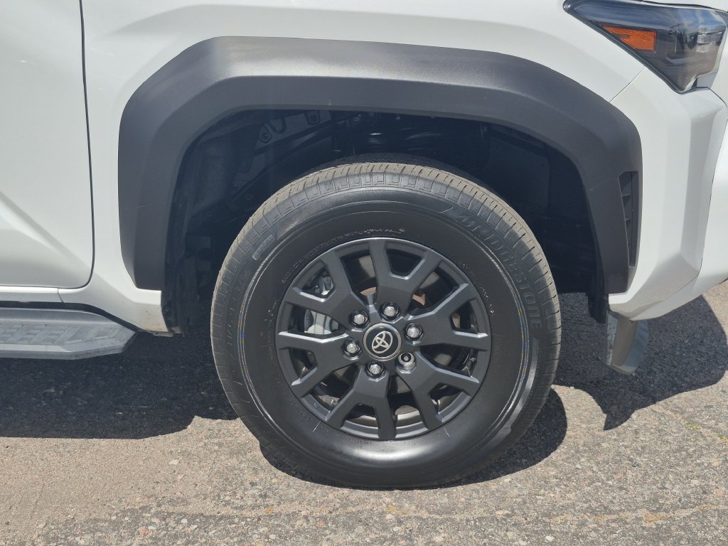 Used 2025 Toyota 4Runner SR5 AWD/4WD image 17